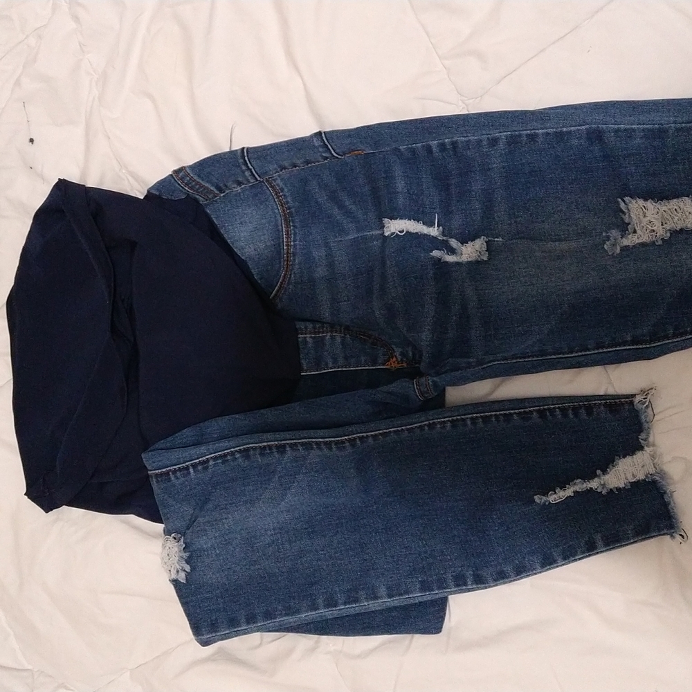 Maternity ripped skinny jeans Size Small S.O.N.G Maternity